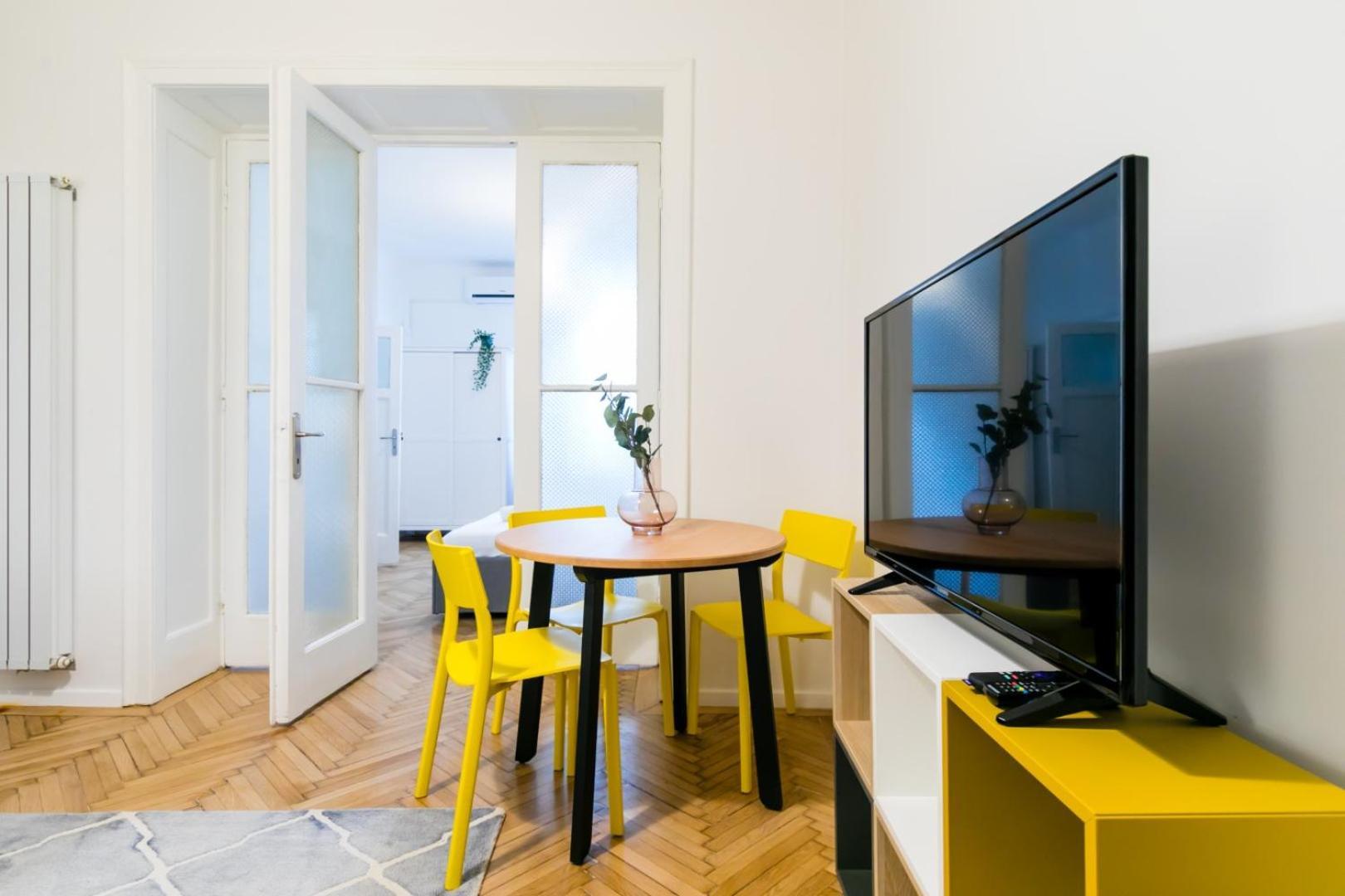Heart Of The City - Cozy Apartments In Prime Location Букурещ Стая снимка