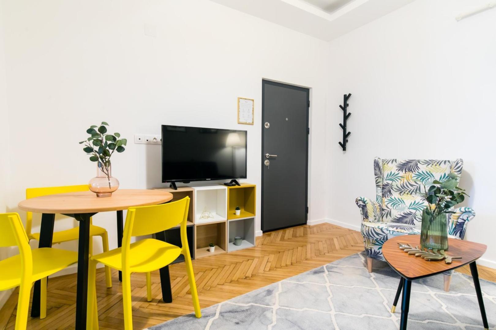 Heart Of The City - Cozy Apartments In Prime Location Букурещ Екстериор снимка