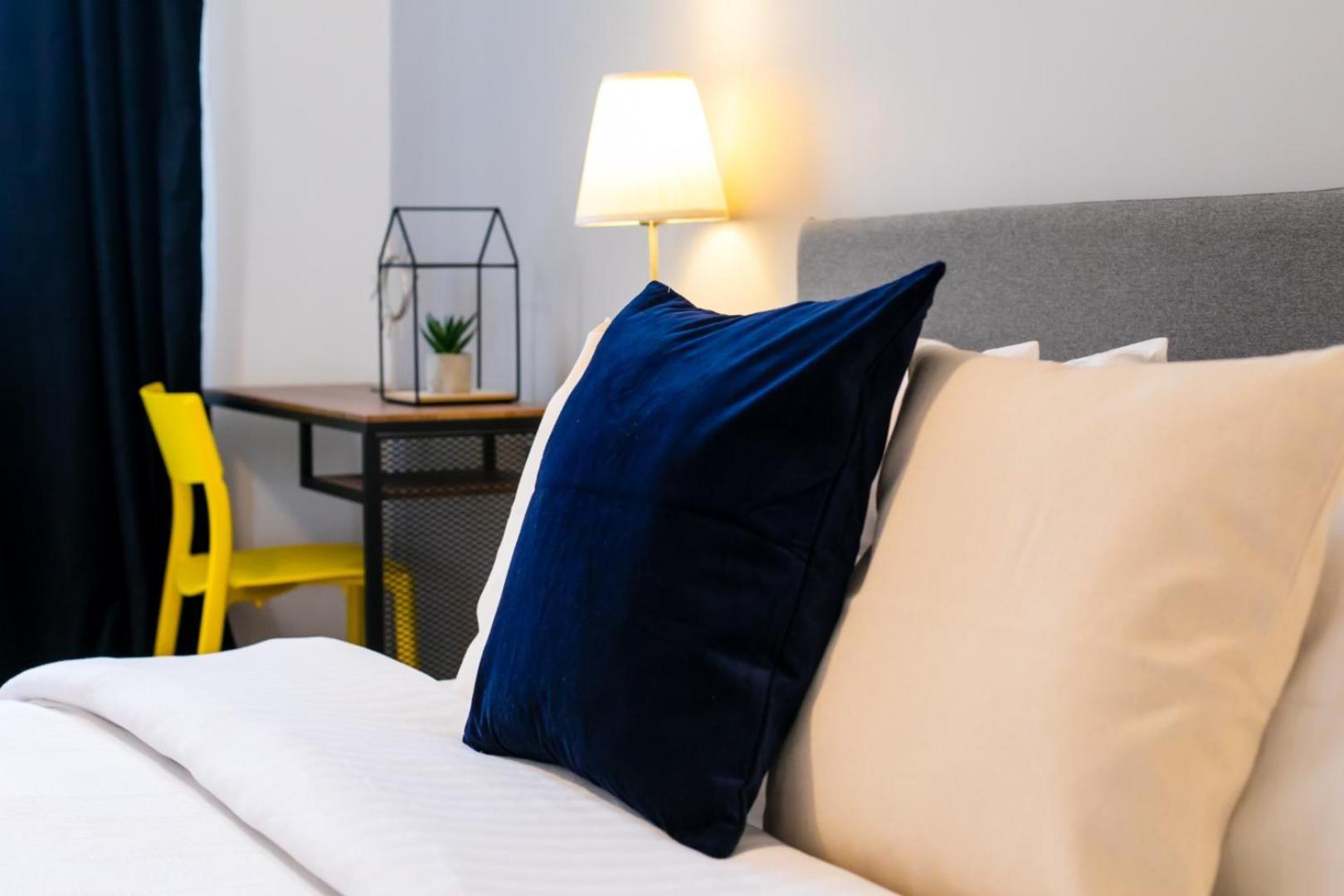 Heart Of The City - Cozy Apartments In Prime Location Букурещ Стая снимка