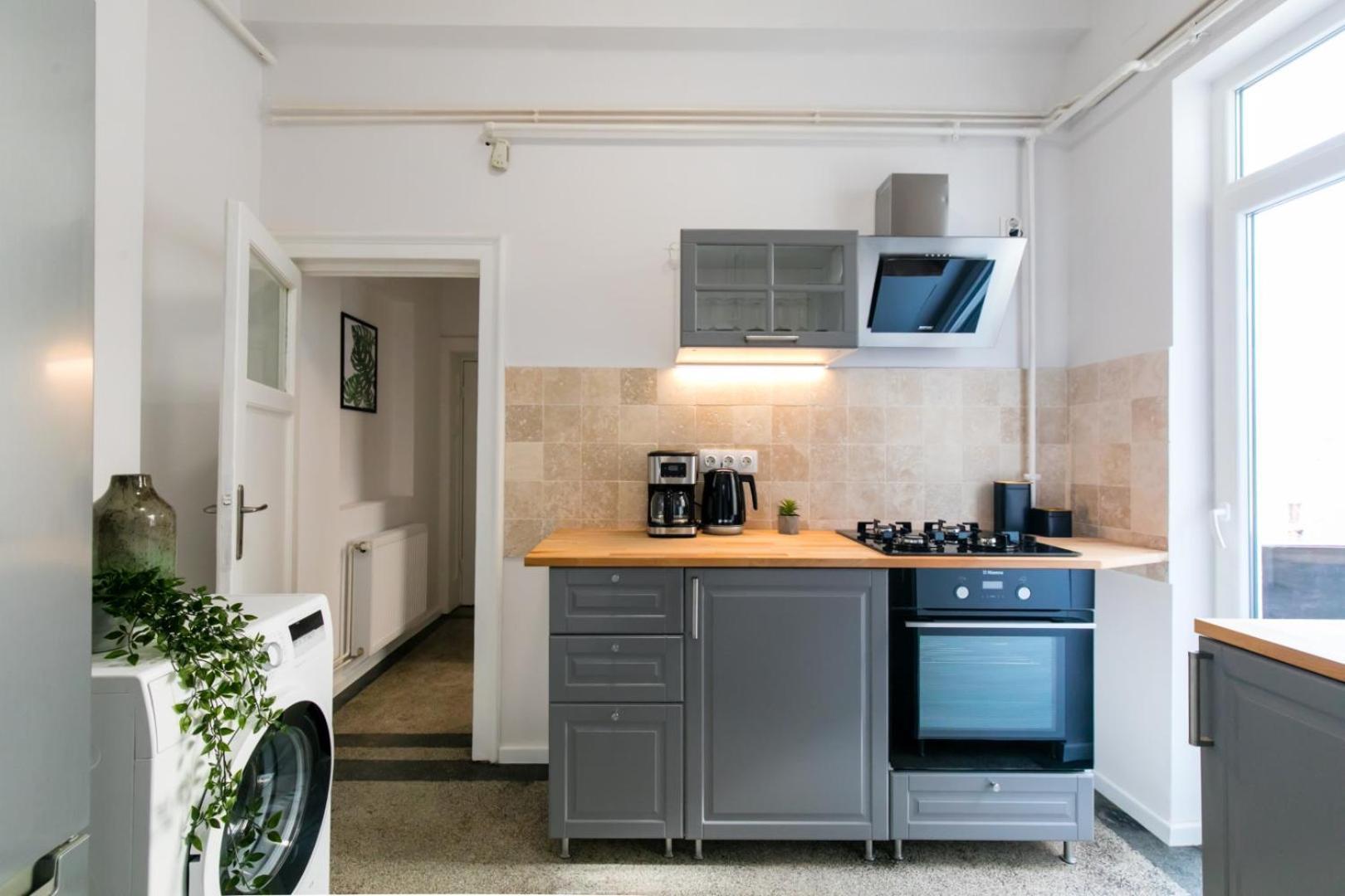 Heart Of The City - Cozy Apartments In Prime Location Букурещ Стая снимка