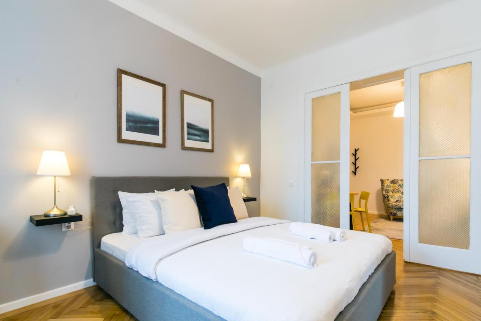 Heart Of The City - Cozy Apartments In Prime Location Букурещ Стая снимка