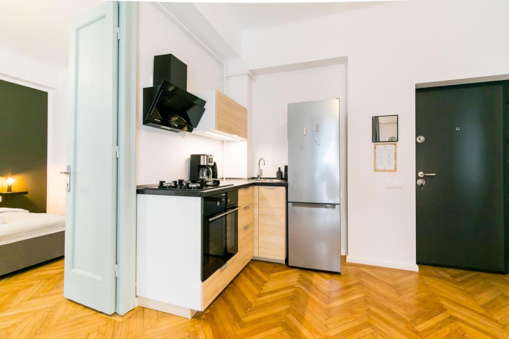 Heart Of The City - Cozy Apartments In Prime Location Букурещ Стая снимка