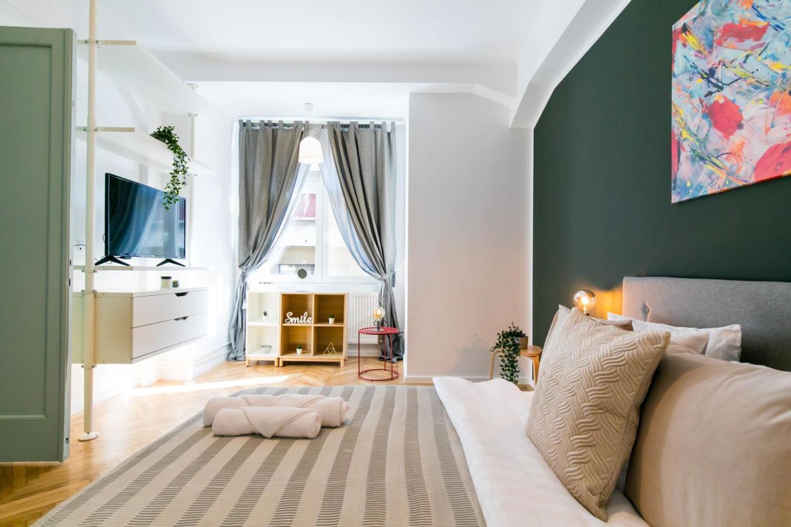 Heart Of The City - Cozy Apartments In Prime Location Букурещ Стая снимка