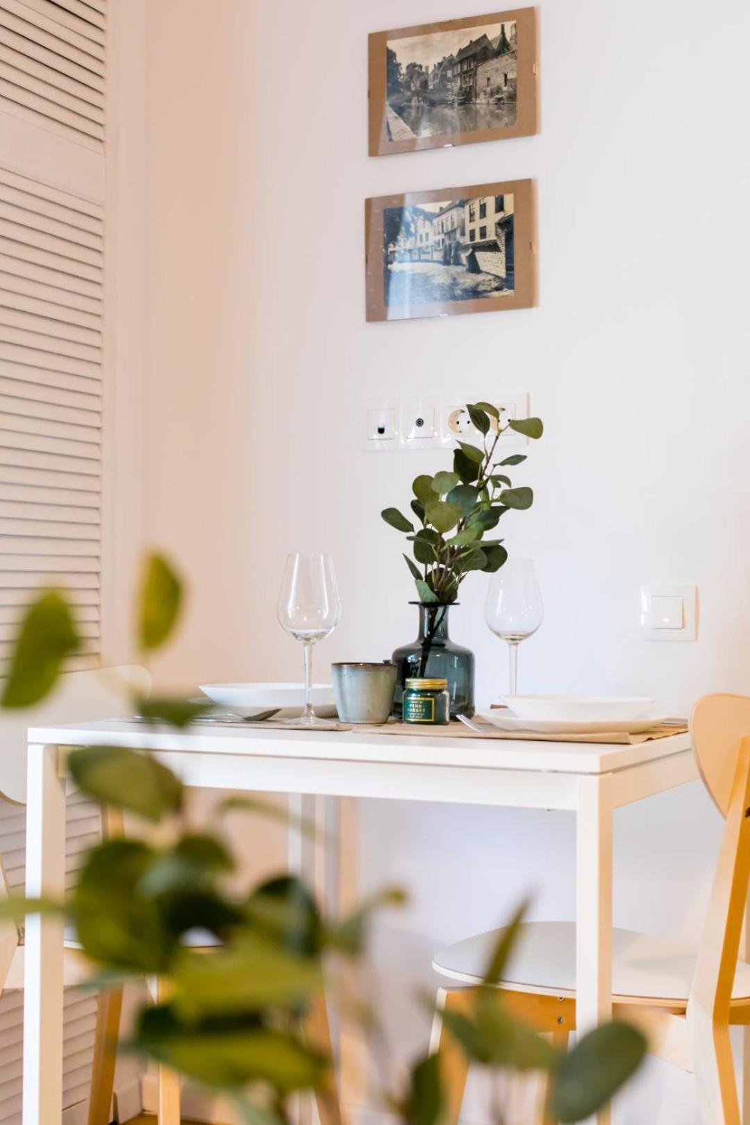 Heart Of The City - Cozy Apartments In Prime Location Букурещ Екстериор снимка